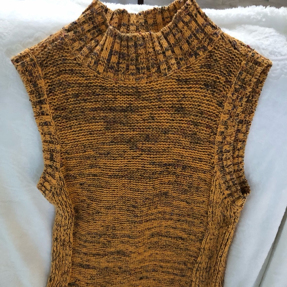 Nine West sleeveless sweater